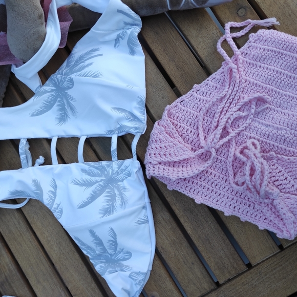 Crop top and yarn panties Size M . Two items - Picture 5 of 5